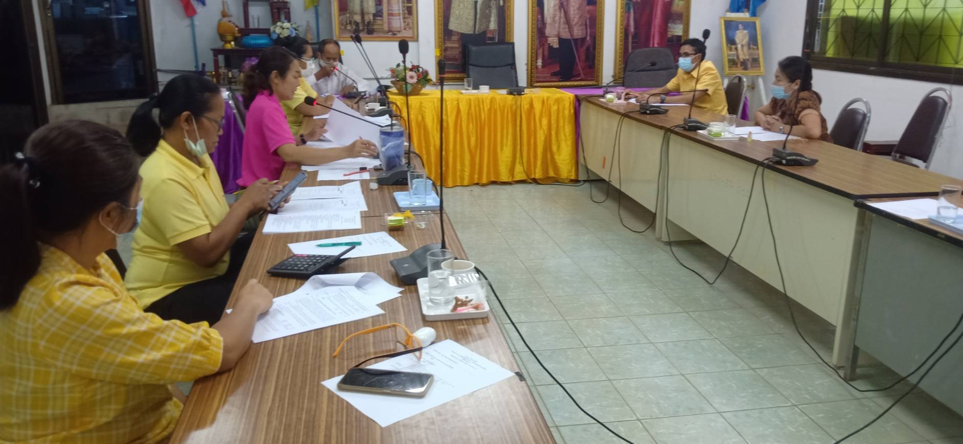 องค์การบริหารส่วนตำบลเหล่าพรวน จัดประชุมสภาองค์การบริหารส่วนตำบลเหล่าพรวน สมัยวิสามัญ สมัยที่ 1 ครั้งที่1 /2564 ประจำปี 2564 วันพุธที่ 25 เดือน สิงหาคม พ.ศ 2564 เวลา 09.00 น. ณ ห้องประชุมสภาองค์การบริหารส่วนตำบลเหล่าพรวน (2 ภาพ)